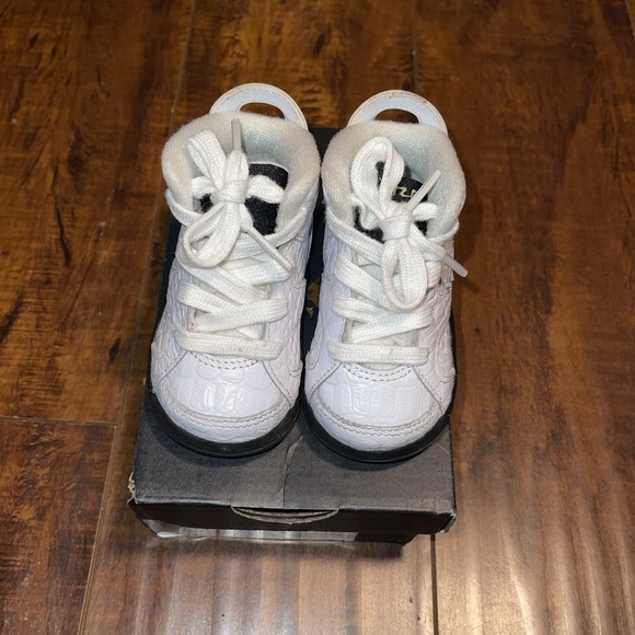 Nike Air Jordan 6 Retro (TD) - Picture 3 of 7